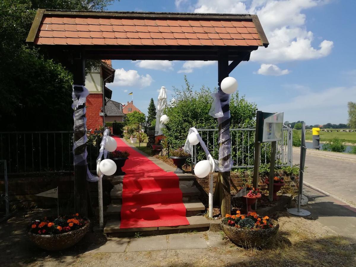 Elbhotel Bleckede Buitenkant foto