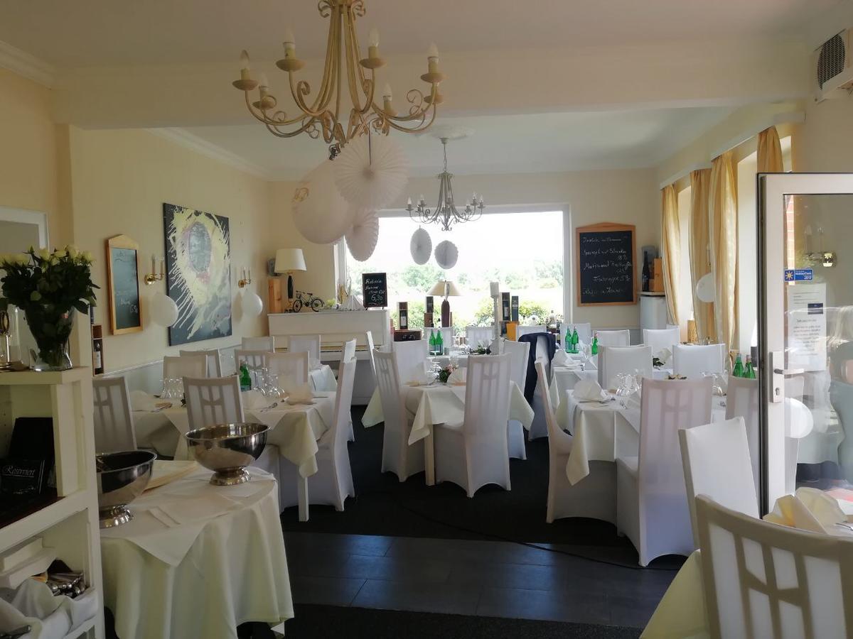 Elbhotel Bleckede Buitenkant foto