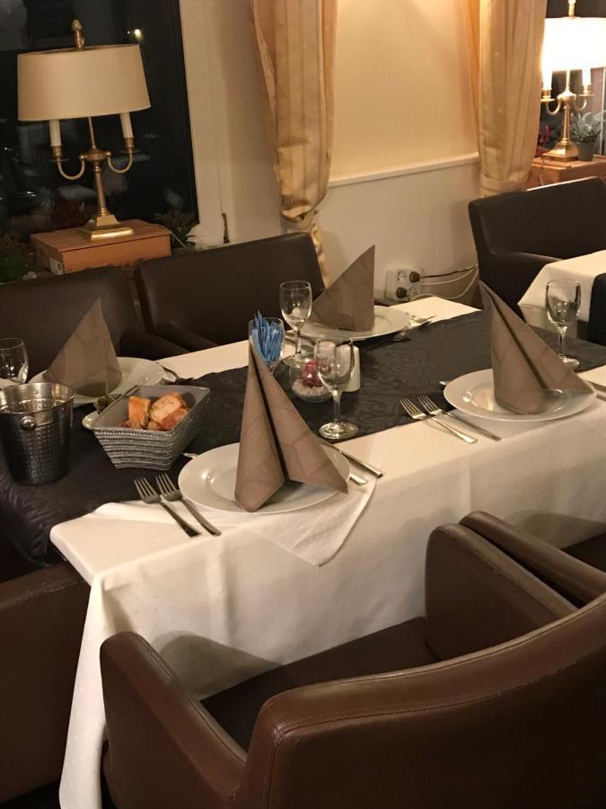Elbhotel Bleckede Buitenkant foto